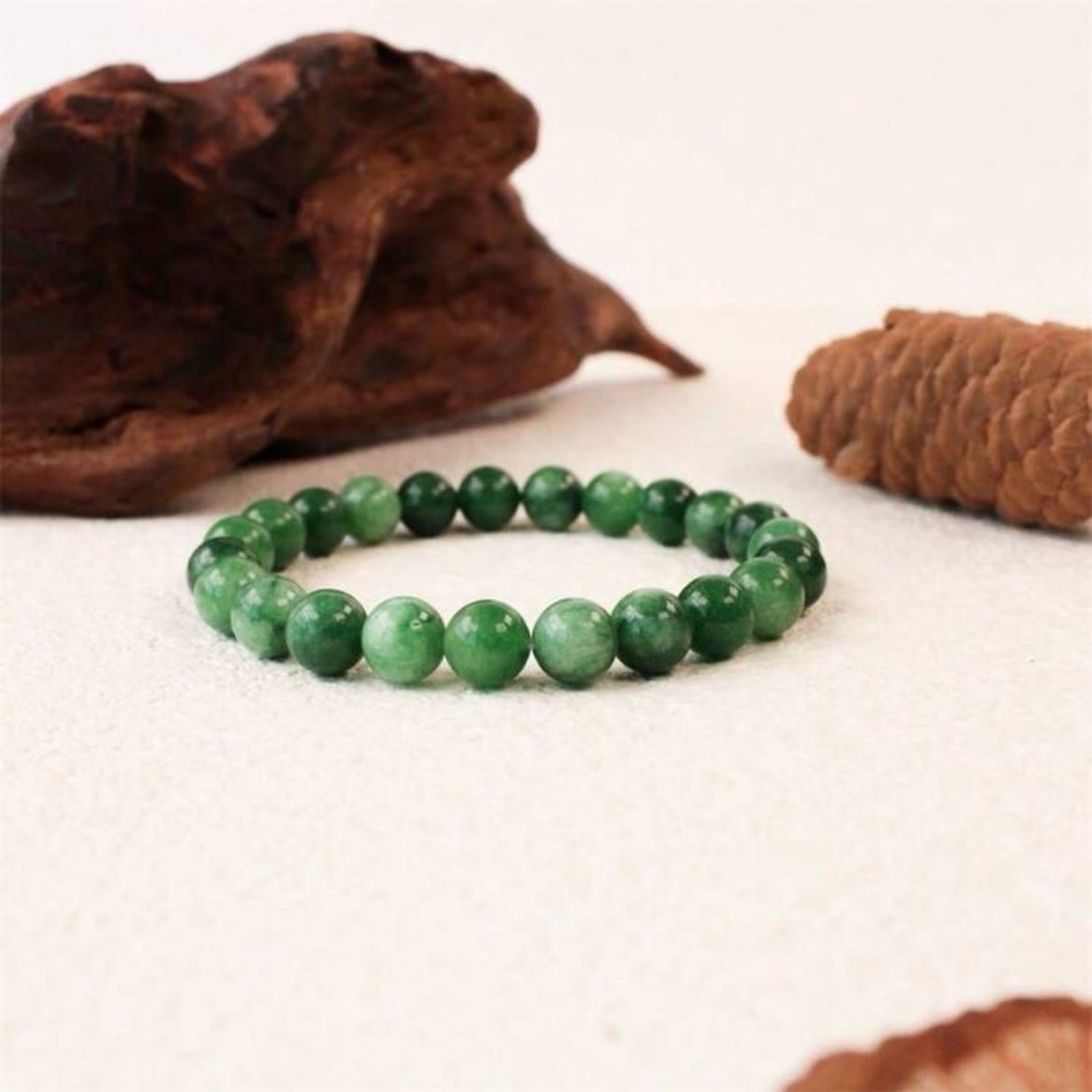 Brand NEW never worn natural jade bracelet